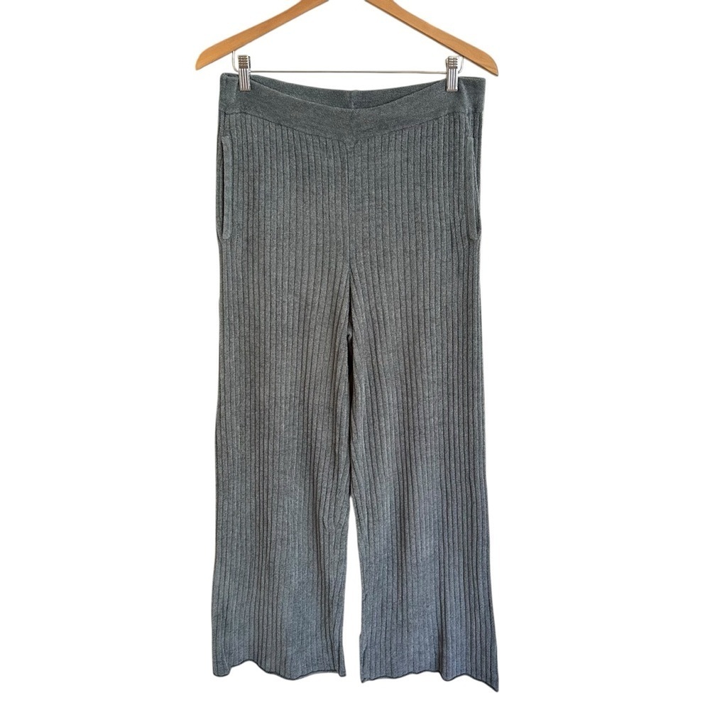 FLAWED Barefoot Dreams Medium Gray Ribbed Cozy Chic Ultra Lite Crop Pants Grey
